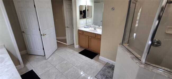 Building Photo - 500 Orista Dr