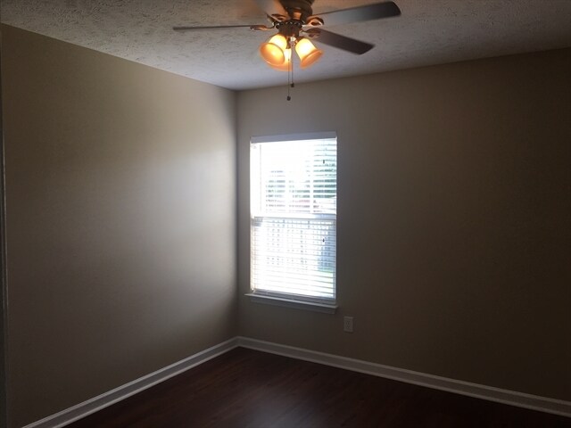 Building Photo - 4006 Sequoia Trl