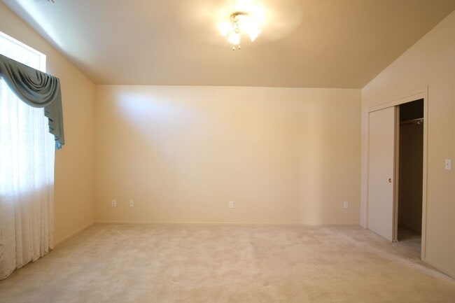 Building Photo - Charming Ceres Home with a spacious backyard!