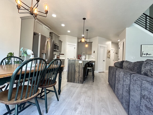 Building Photo - 15380 S Skyraider Ln