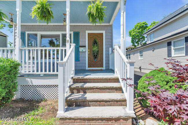 Building Photo - 30 Cedar St