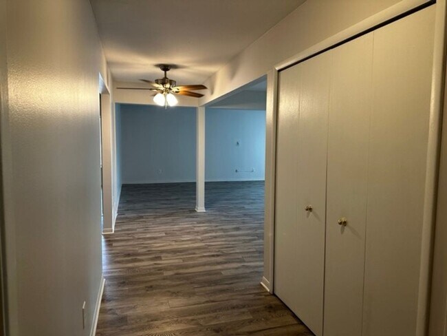 Building Photo - 3 Bedroom Condo in Southfield