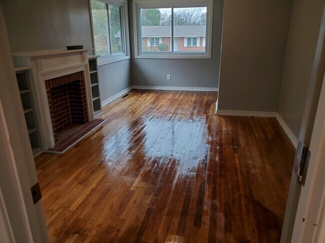 Building Photo - 808 Wright St