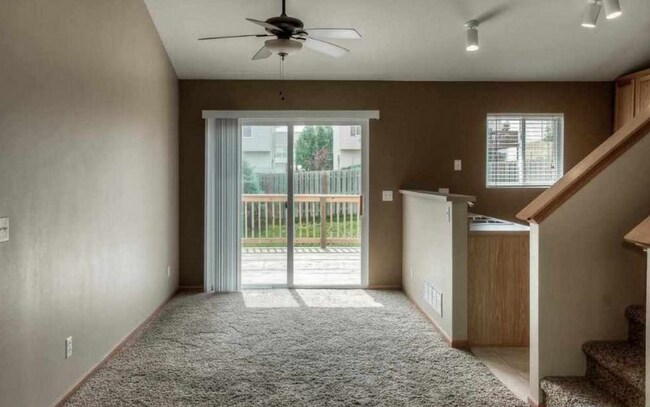 Building Photo - Inviting 3-Bedroom Near 168th & Giles!!