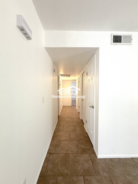 Building Photo - 1336 N 85th Pl