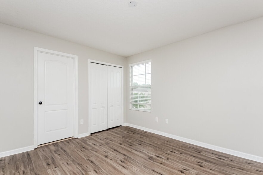Building Photo - 6817 Sundrop St