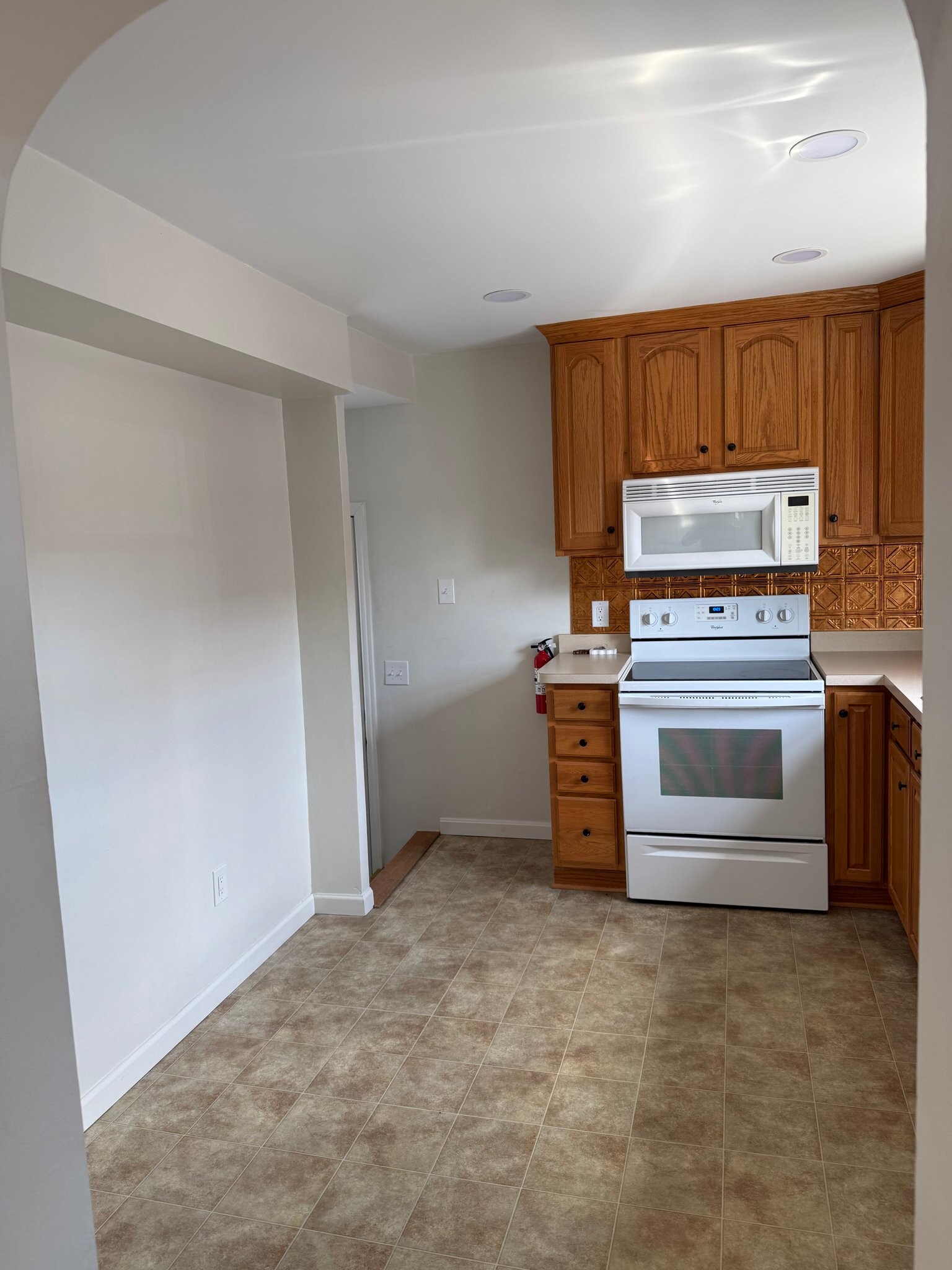 Building Photo - 46 E 2nd St