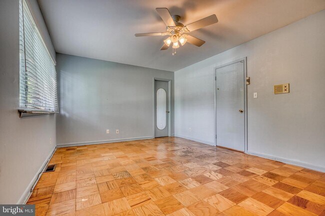 Building Photo - 7304 Park Village Ct