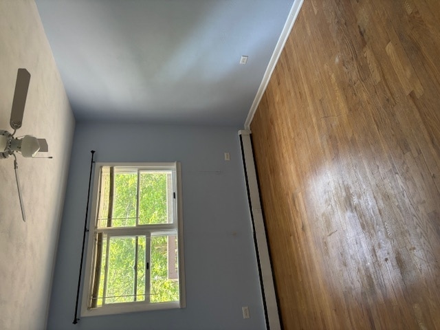 Building Photo - 728 N Lakeview Dr