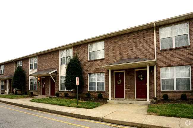 Building Photo - Auburn Place Town And Garden Homes