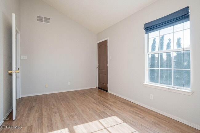 Building Photo - 3057 Tierra Mina Dr