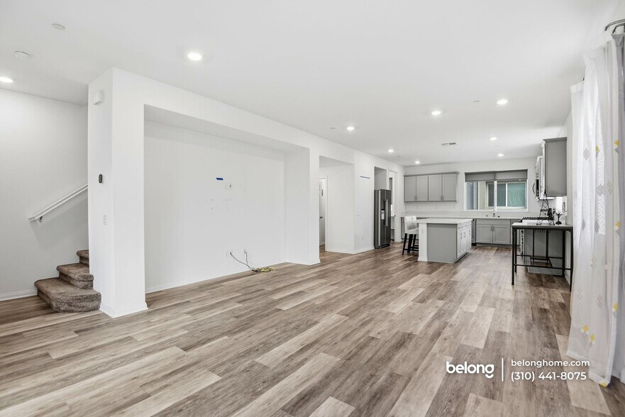 Building Photo - 14043 Royalton Ln