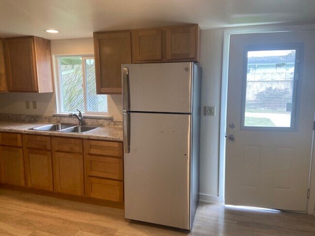 Building Photo - 4303 Horseman Ln