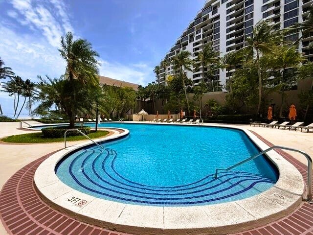 Building Photo - 540 Brickell Key Dr