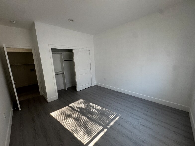 Building Photo - 3291 Del Rey Dr