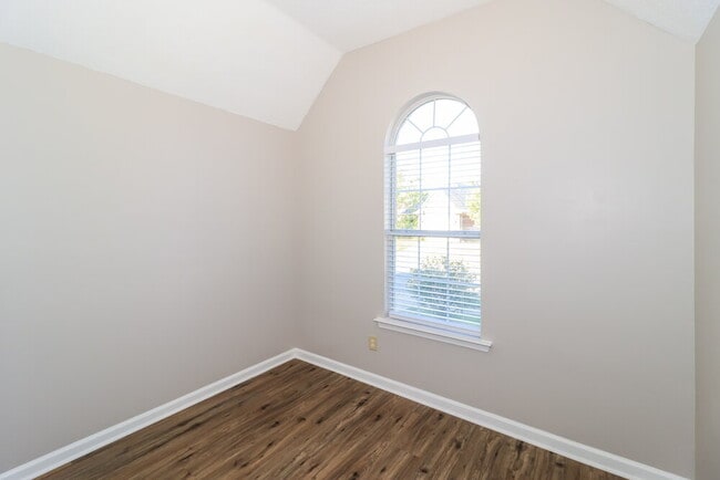 Building Photo - 2807 Maggie Woods Ln