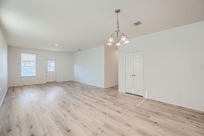 Building Photo - 190 Purple Heart Dr