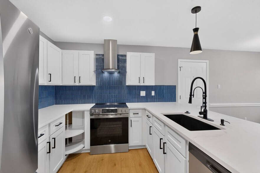 Building Photo - 405 Phillips Dr