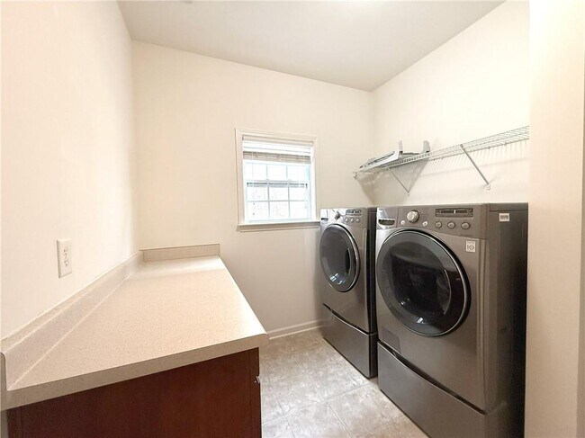 Building Photo - 3240 Bentbill Crossing