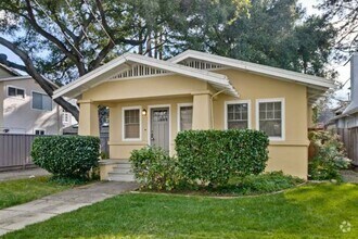 Building Photo - 2 Bed, 2 Bath Craftsman Style Home by Down...