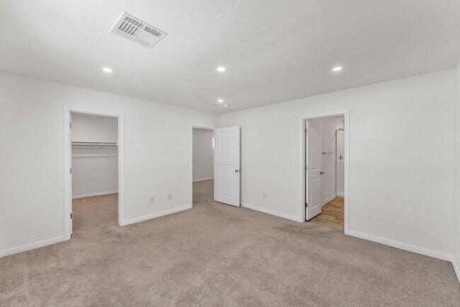 Building Photo - 6844 Toros St