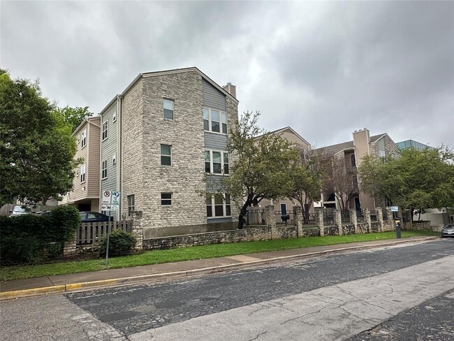Primary Photo - 2414 Longview St
