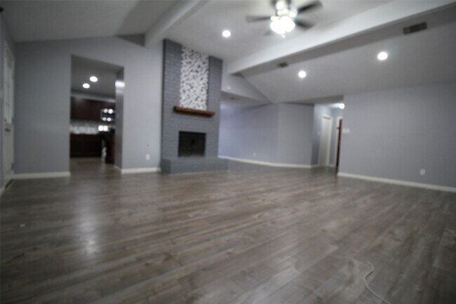 Building Photo - 20074 Crazy Horse Cir