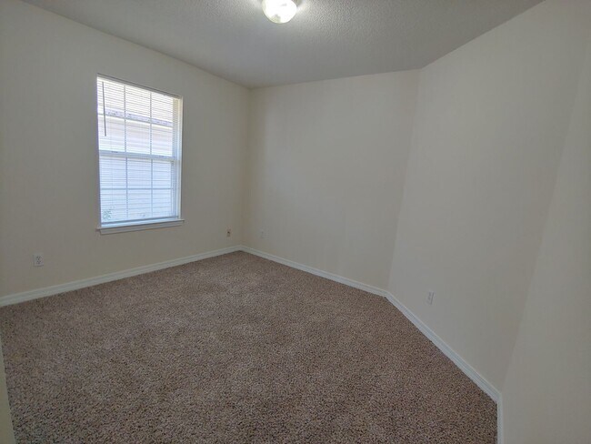 Building Photo - 4021 Embers Landing