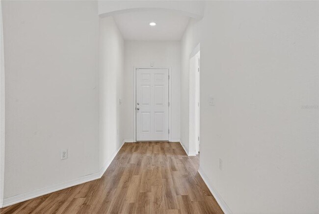 Building Photo - 522 Pentas Ln