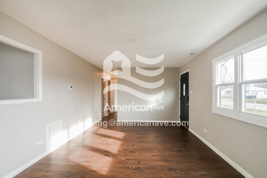 Building Photo - 2610 Horton Dr