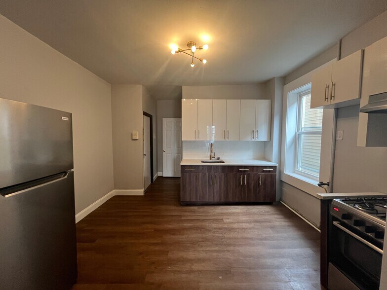 Building Photo - 937 Pavonia Ave