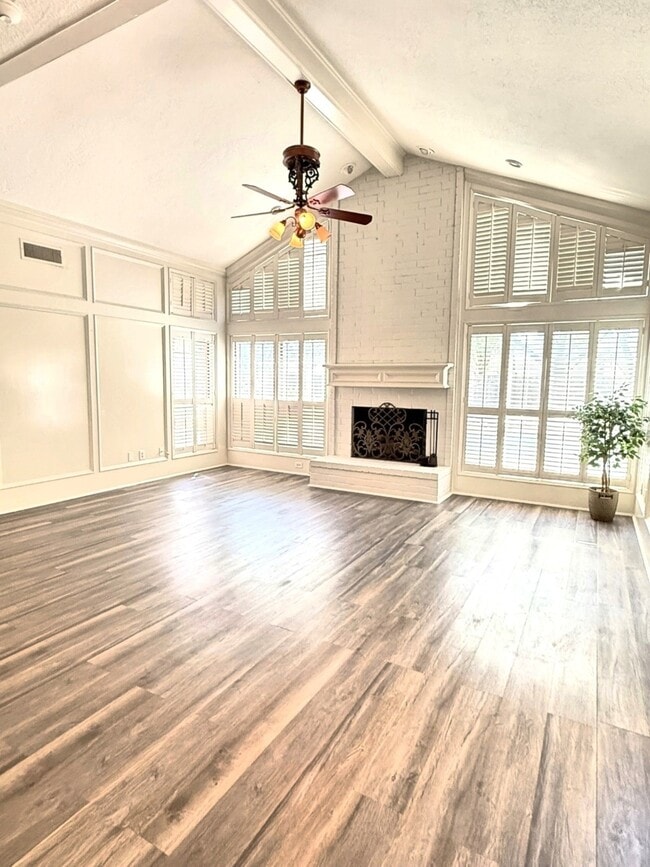 Building Photo - 2906 Deer Creek Dr