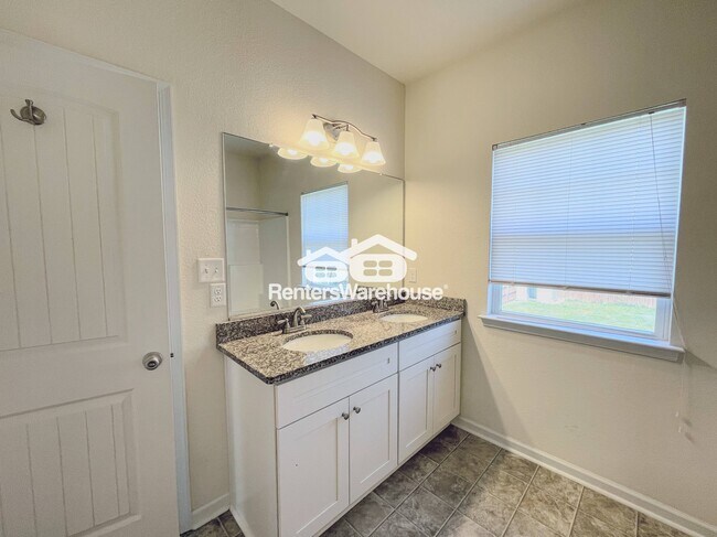 Building Photo - 4644 Indiana Ave