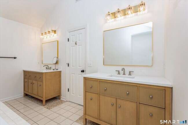 Building Photo - 48 Spring St