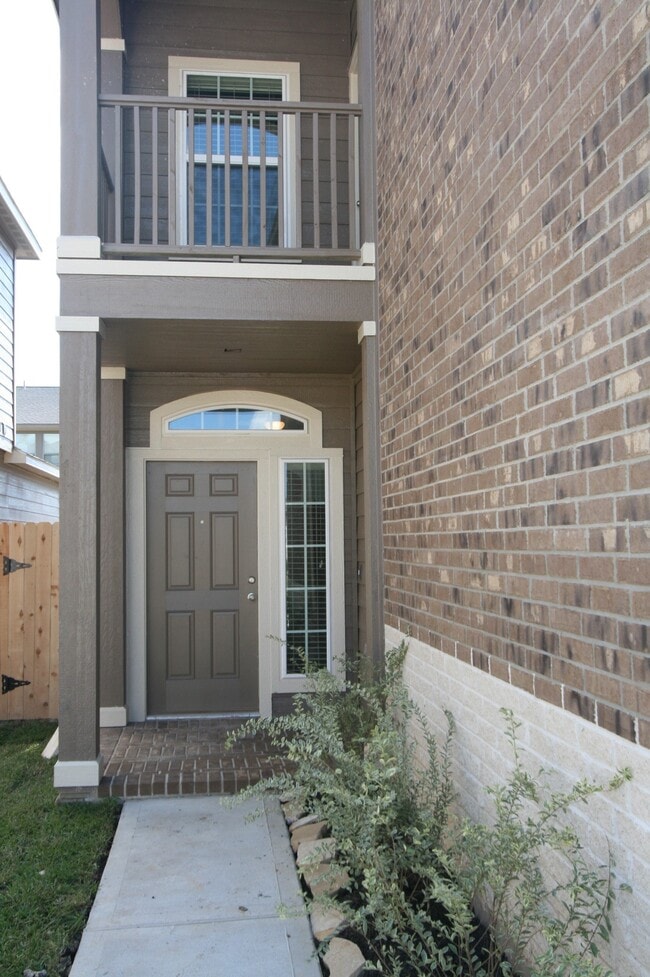 Building Photo - 18319 Amalfi Coast Dr