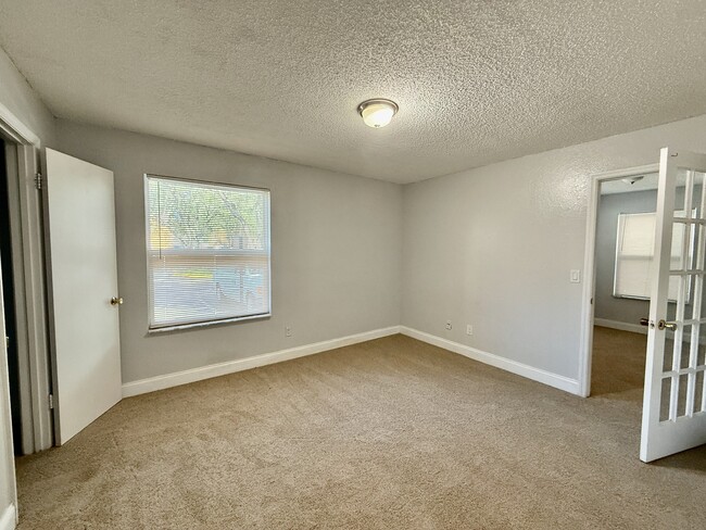 Building Photo - 4512 Commander Dr
