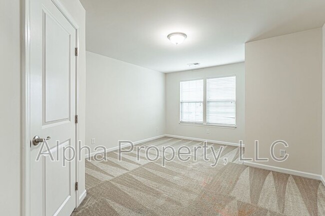 Building Photo - 106 Middleby Way