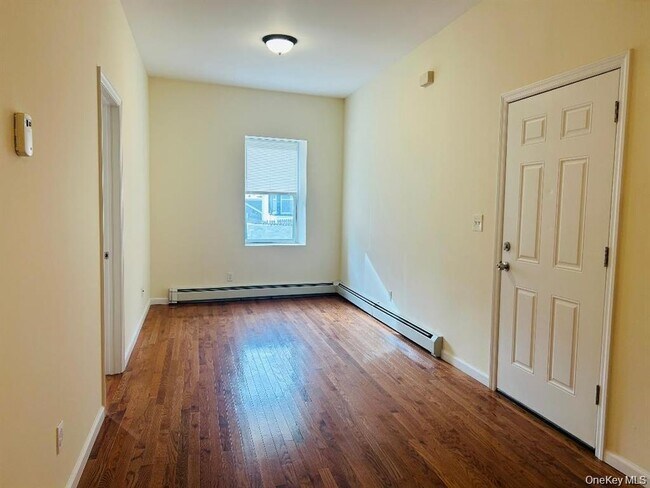 Building Photo - 16 Schneider Ave