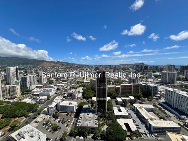 Building Photo - lion1515