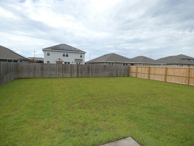 Building Photo - Modern 3-Bedroom Home - Cambria