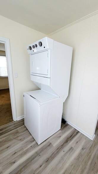 Building Photo - 3501 Meadowbridge Rd