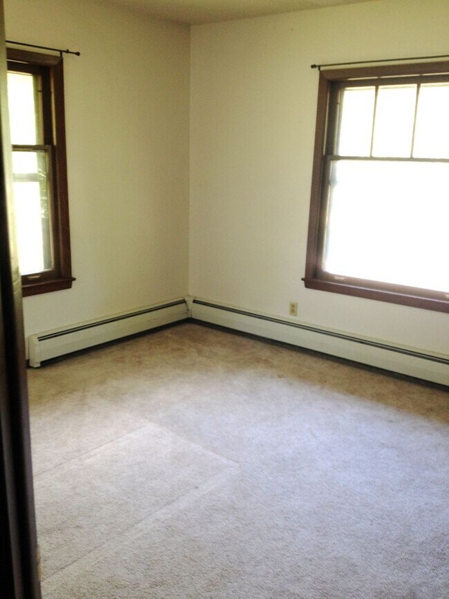 Building Photo - 708 1st Ave SE