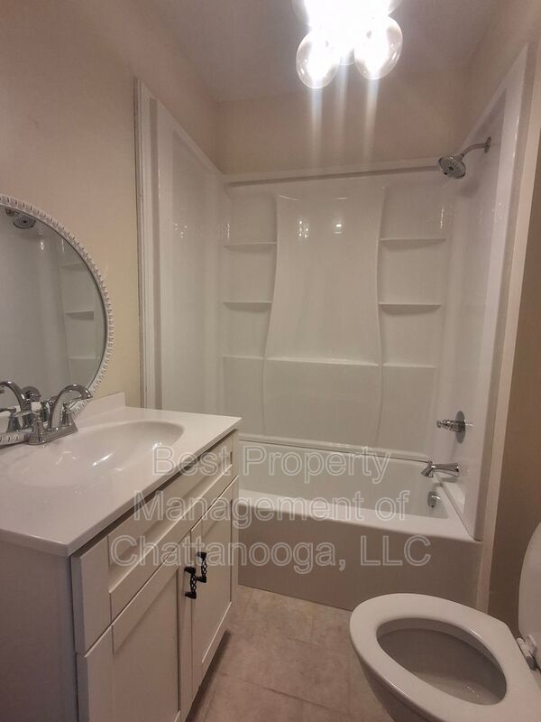 Building Photo - 209 Barnhardt Cir