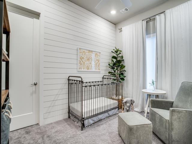 Building Photo - 3816 Roseland Ave