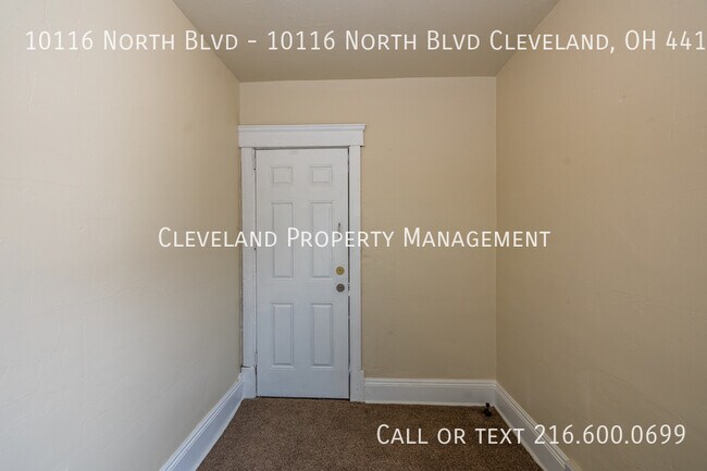 Building Photo - Side-by-side Cleveland Duplex