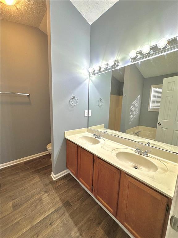 Building Photo - 4885 Streamside Dr