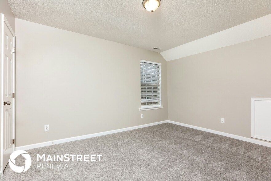 Building Photo - 6 Cayman Ct