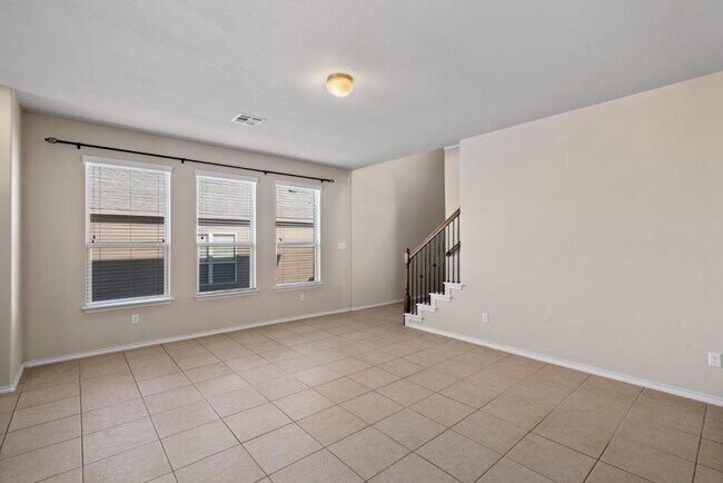 Building Photo - 119 Buescher Cove