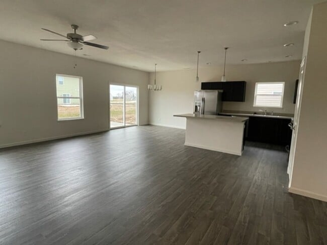Building Photo - Avalon Bluff...3 Bedroom 2 Bath House