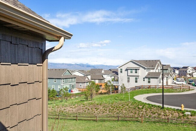 Building Photo - 3 Bedroom, 3 Bth Townhome with 2 Car Garage